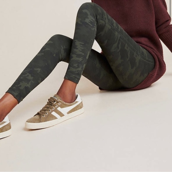 Women’s SPANX Look at me now camo leggings- Size Small - Picture 3 of 8